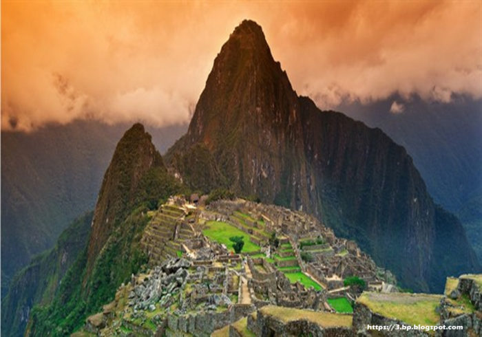 Peru Travel Guide: The Essential Peru Travel Guide